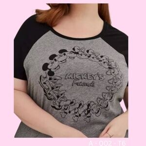 Torrid Disney Mickey & Friends Raglan Top – Grey – Size 5